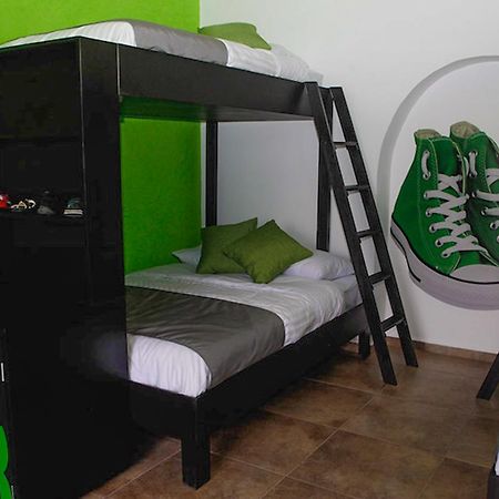 Hostal El Armario Leon Exterior photo