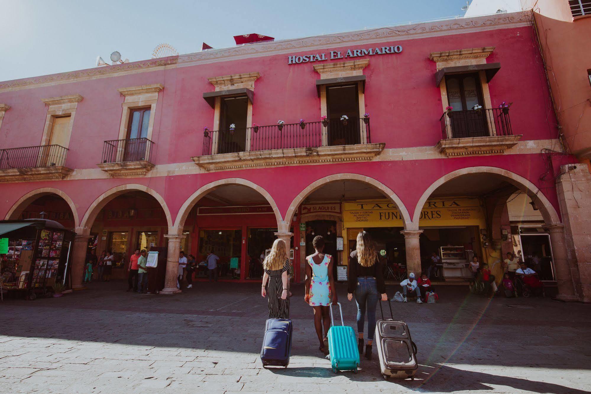 Hostal El Armario Leon Exterior photo